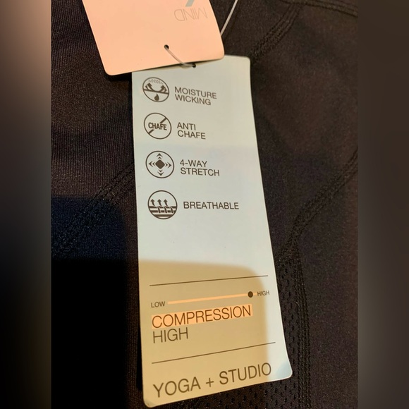 NWT ZELLA HIGH COMPRESSION YOGA PANTS💕THESE FIT LIKE A GLOVE & HUG THE BODY.💕 - Picture 8 of 9